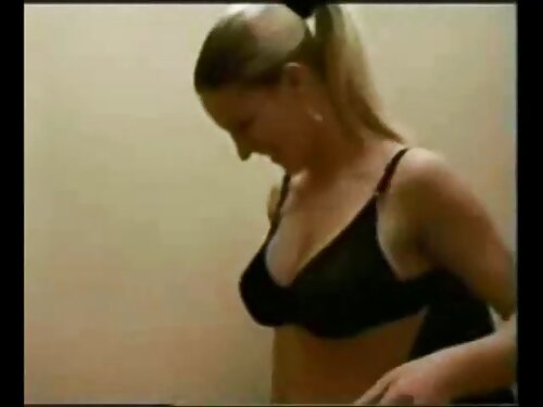 Una linda chica sola ...