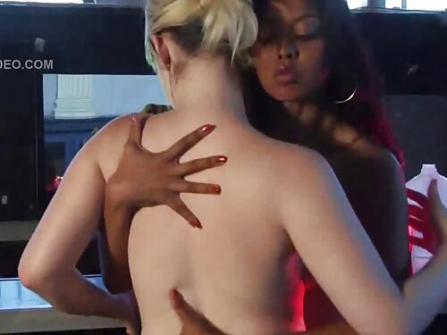 Puta desnuda glamoro ...