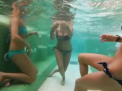 Corrida rubia bombea ...