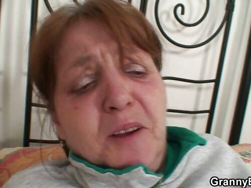 Acostada en sexo xxx ...